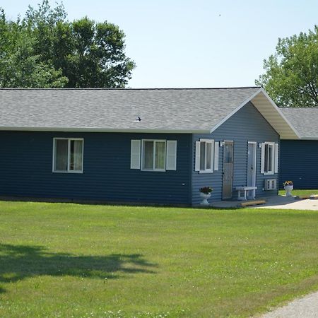 Americas Best Value Inn Suburban Emmetsburg Exterior photo