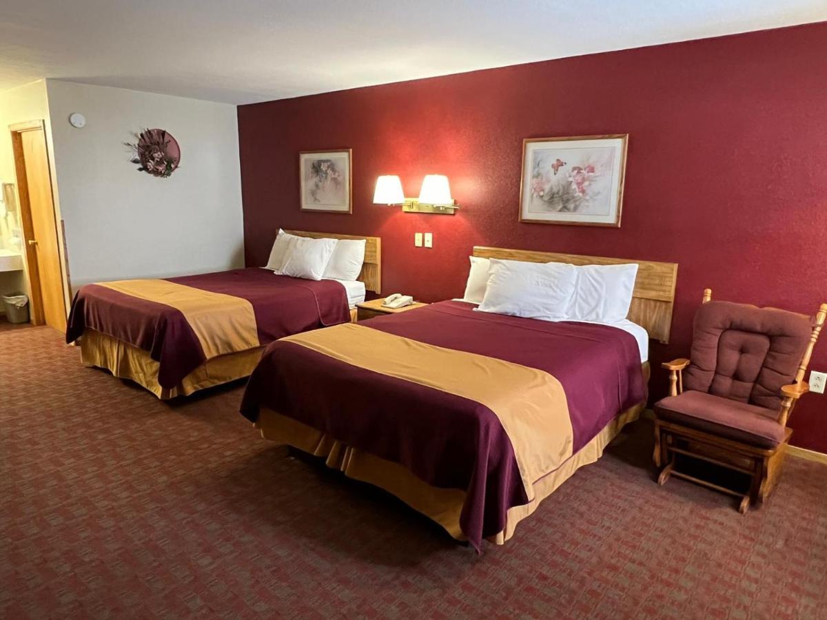 Americas Best Value Inn Suburban Emmetsburg Exterior photo